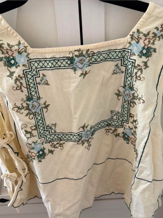 Free People Tops - Free People S embroidery shirt